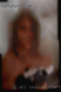 All couples starts with a swinging hello near Lufkin...